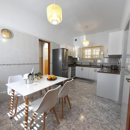 Paz Del Valle - Canaryhousing
